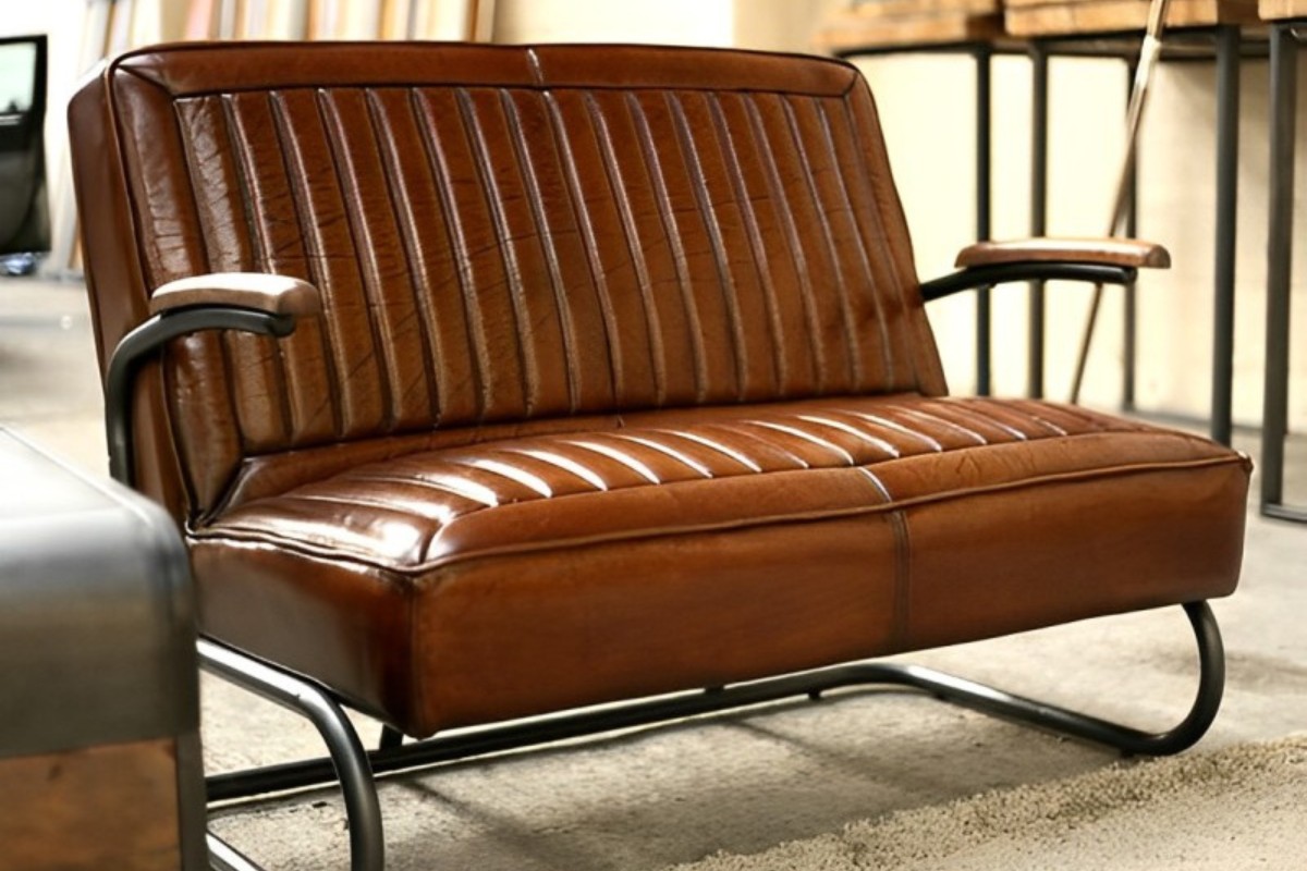 Sofa da Industrial với kiểu dáng đẹp mắt