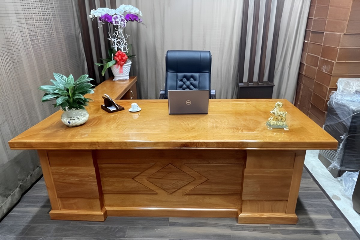 Bàn giám đốc gỗ hương đẹp mắt