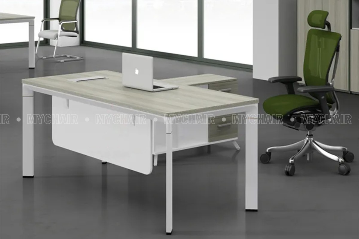 Bàn giám đốc màu trắng MC67A