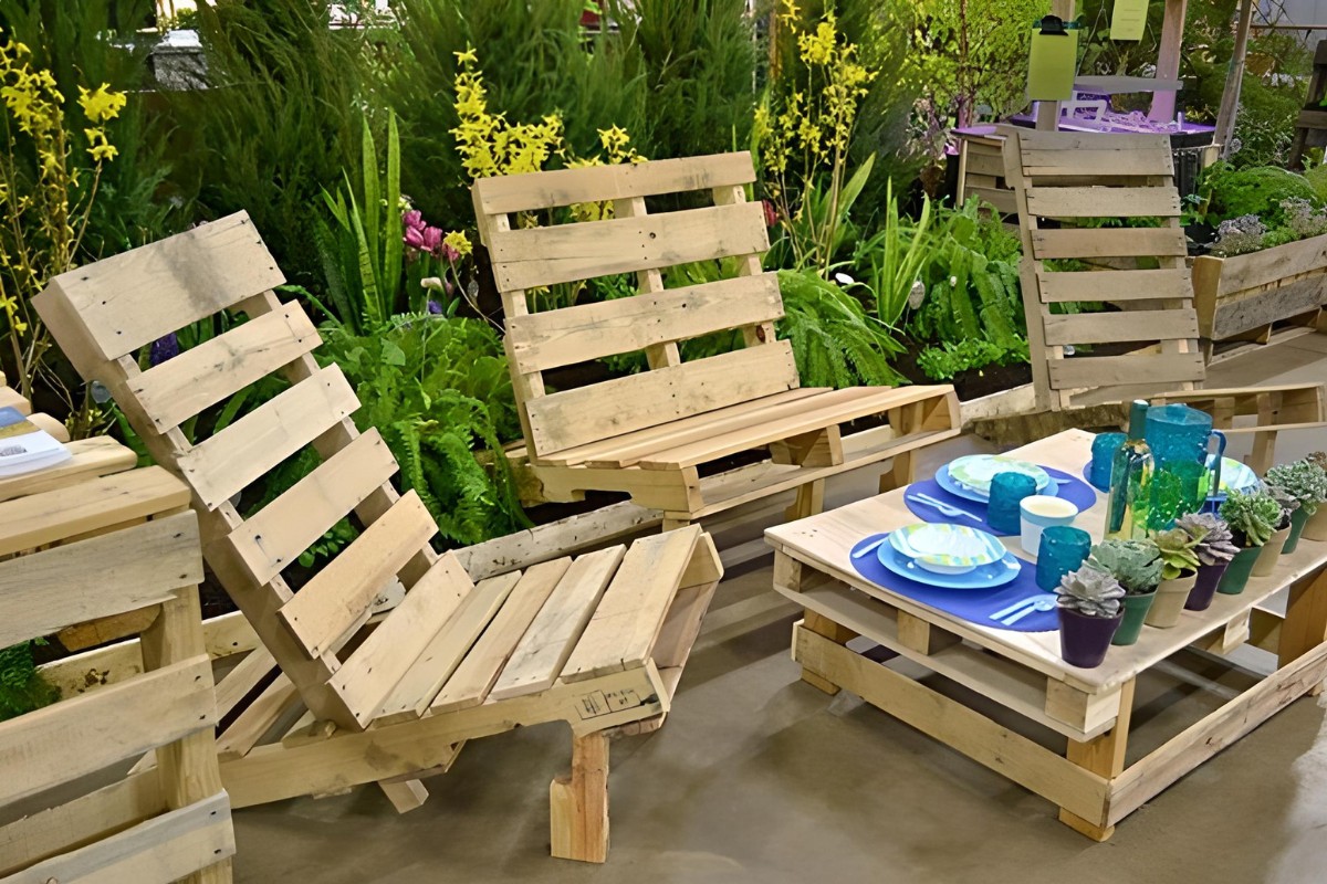 Bàn trà gỗ pallet để ban công
