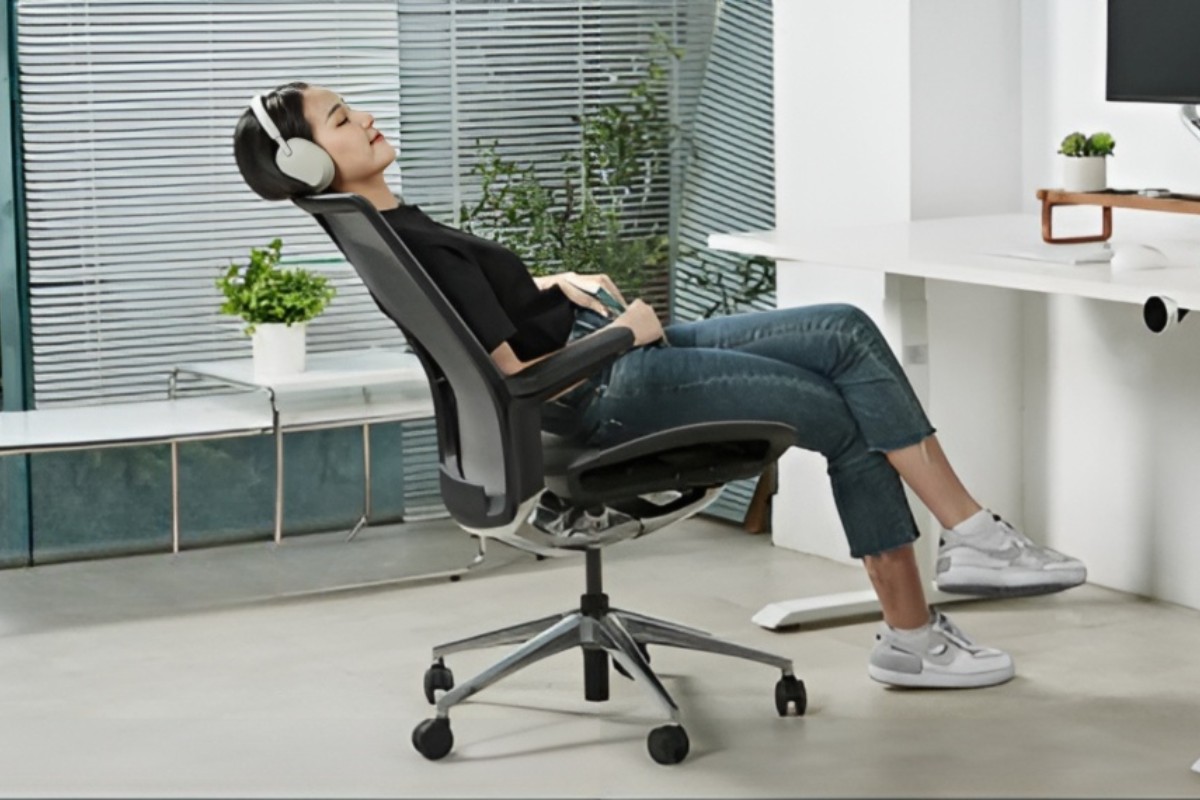 Vệ sinh ghế công thái học đúng cách giúp bảo vệ sức khỏe người dùng
