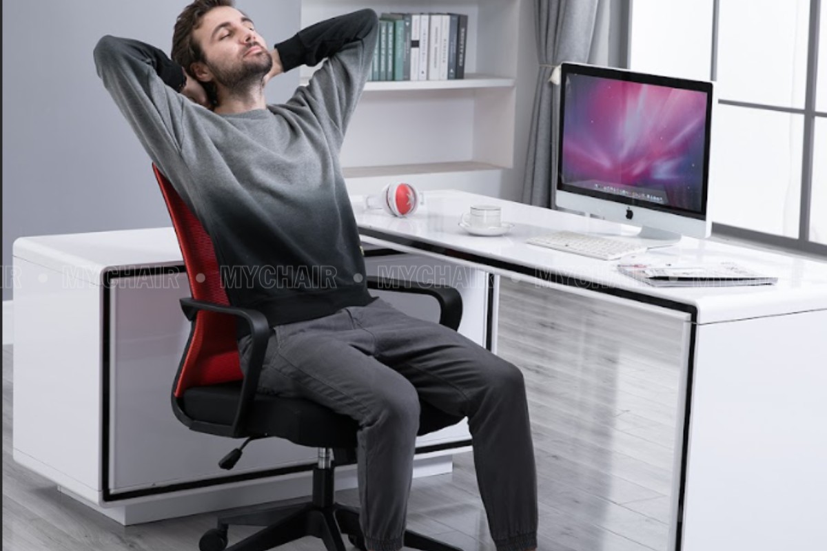 Cách điều chỉnh ngả lưng ghế xoay văn phòng