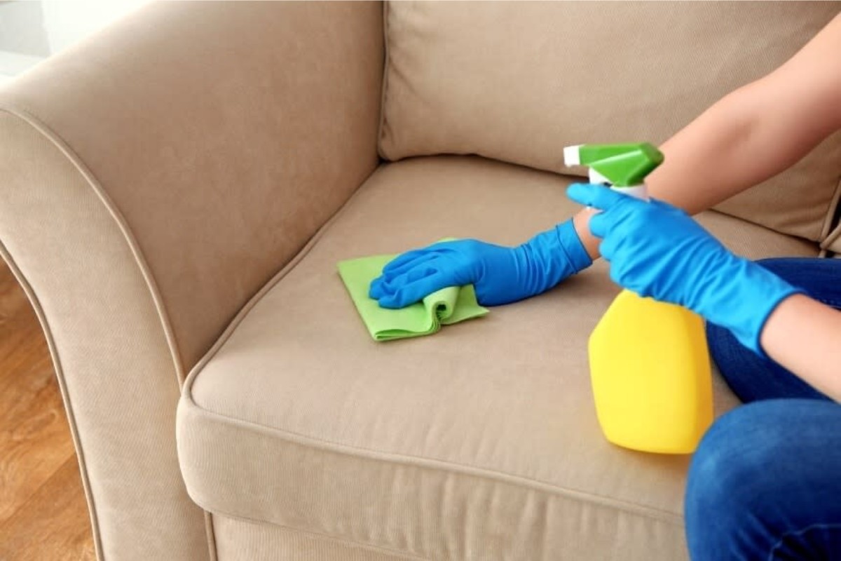Cách xử lý vết bẩn trên ghế sofa da