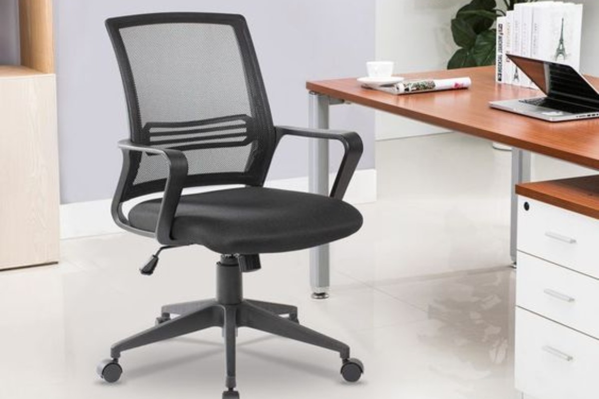 Tìm hiểu về ghế xoay văn phòng chân nhựa