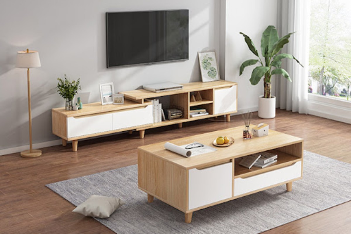 Đặt bàn trà phòng khách ở giữa ghế sofa và TV