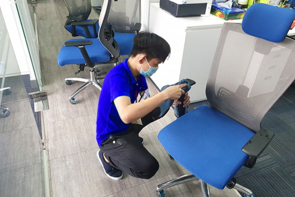 Để ghế khô hoàn toàn để tránh ẩm mốc
