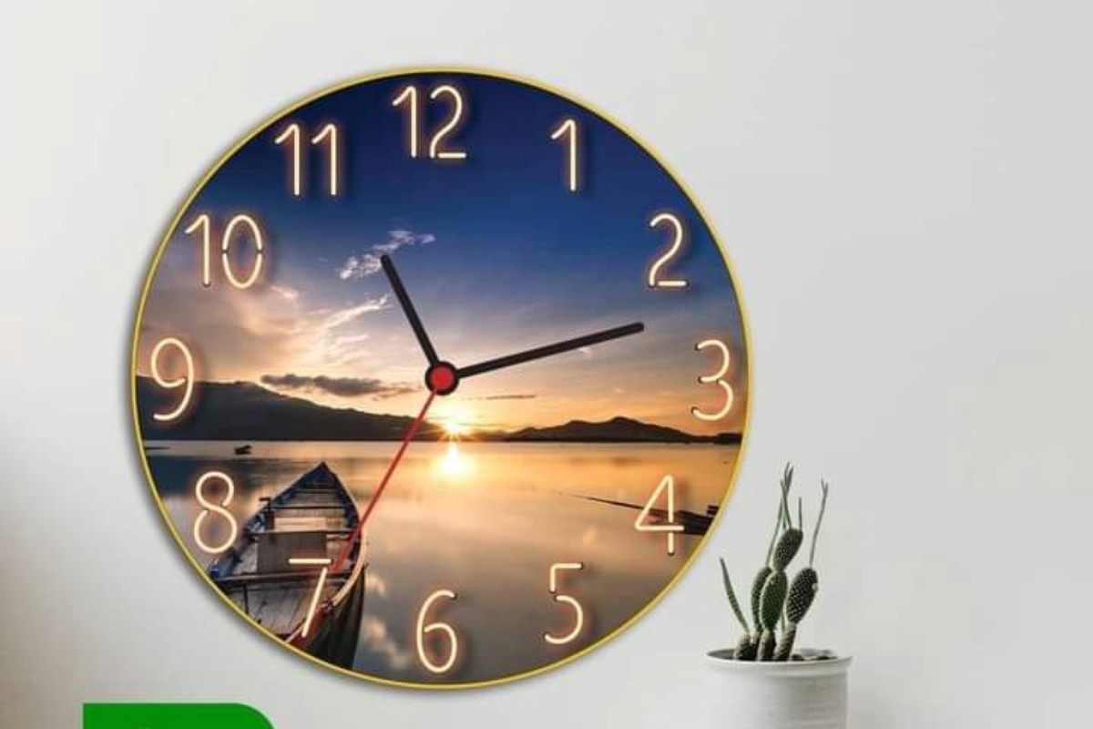 Đồng hồ in logo làm quà tết cho nhân viên