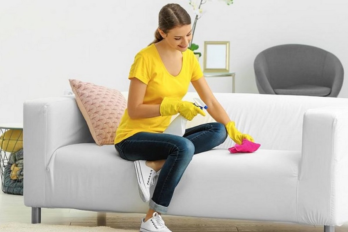 Tìm hiểu về dung dịch vệ sinh ghế sofa