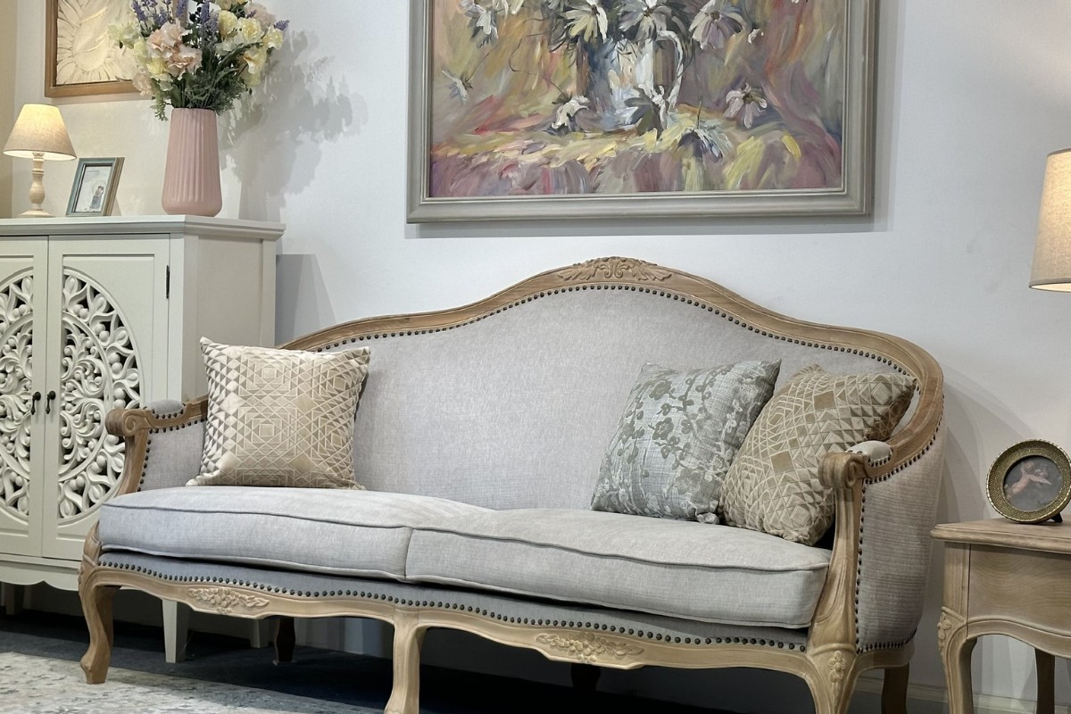 Sofa cổ điển tay gỗ bền chắc