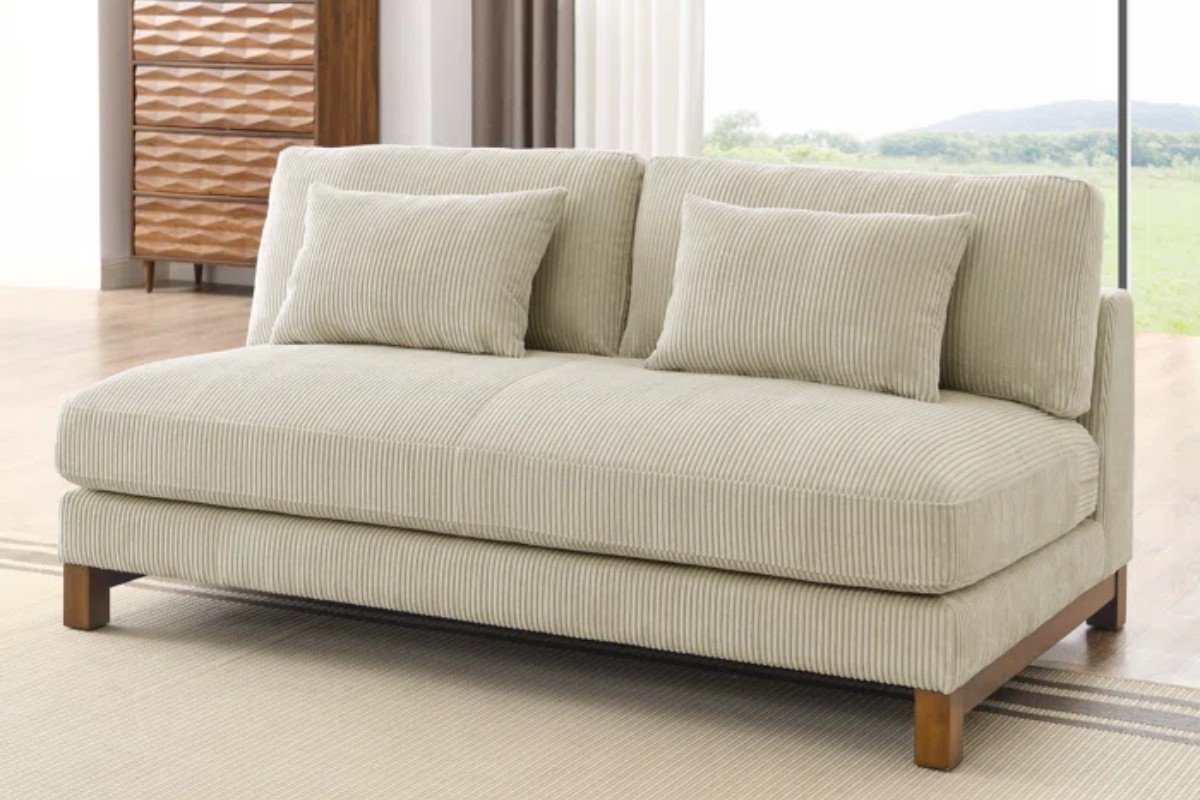 Sofa gỗ Bohemian với đệm lót êm ái