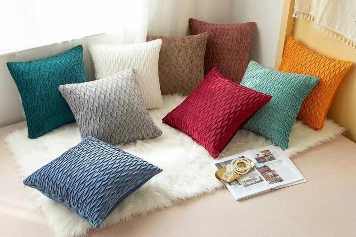 Gối tựa sofa len dạ