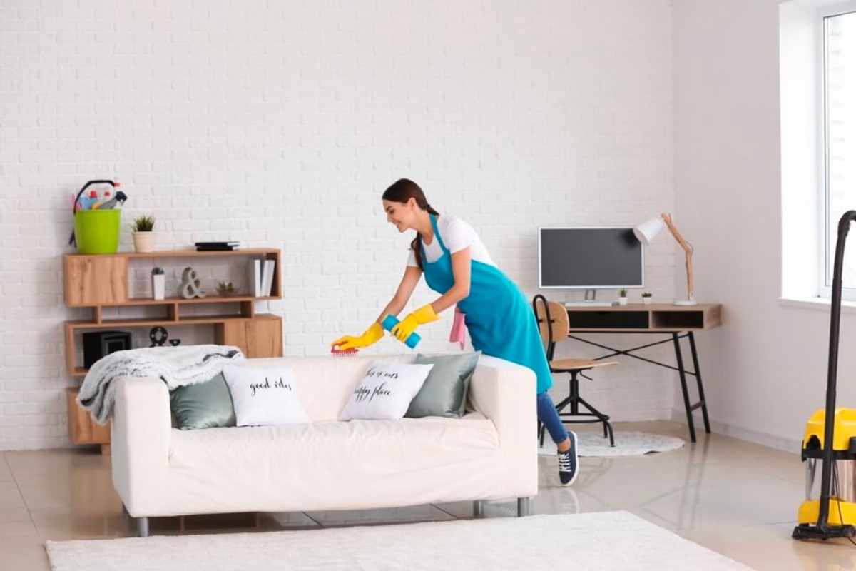 Những lưu ý quan trọng khi khử mùi hôi ghế sofa