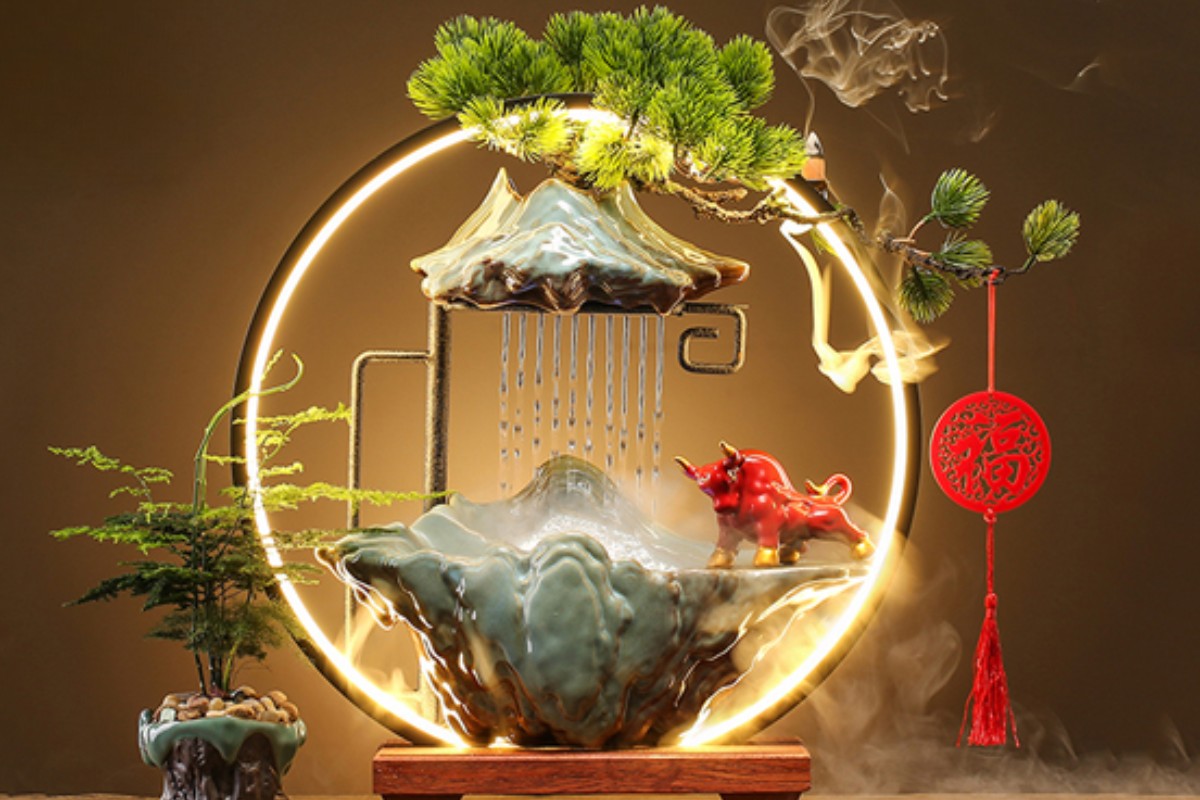 Trang trí bàn trà với thác khói trầm hương