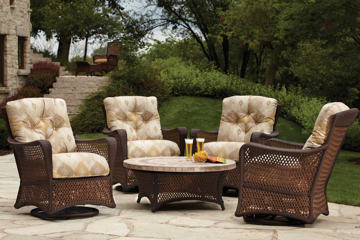 Bộ sofa ngoài trời phong cách vintage