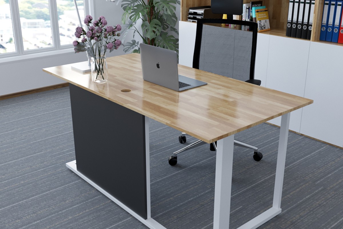 Bàn giám đốc được làm từ cao su mang vẻ đẹp đơn giản, hiện đại