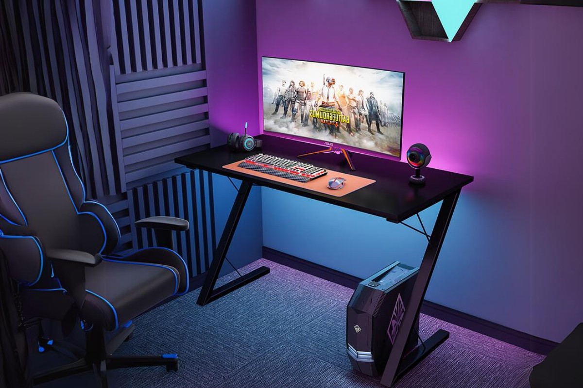 Bàn gaming chữ Z tối giản