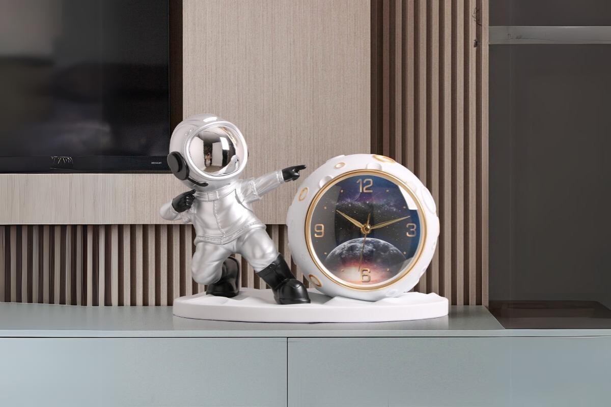 Đồng hồ decor bàn làm việc