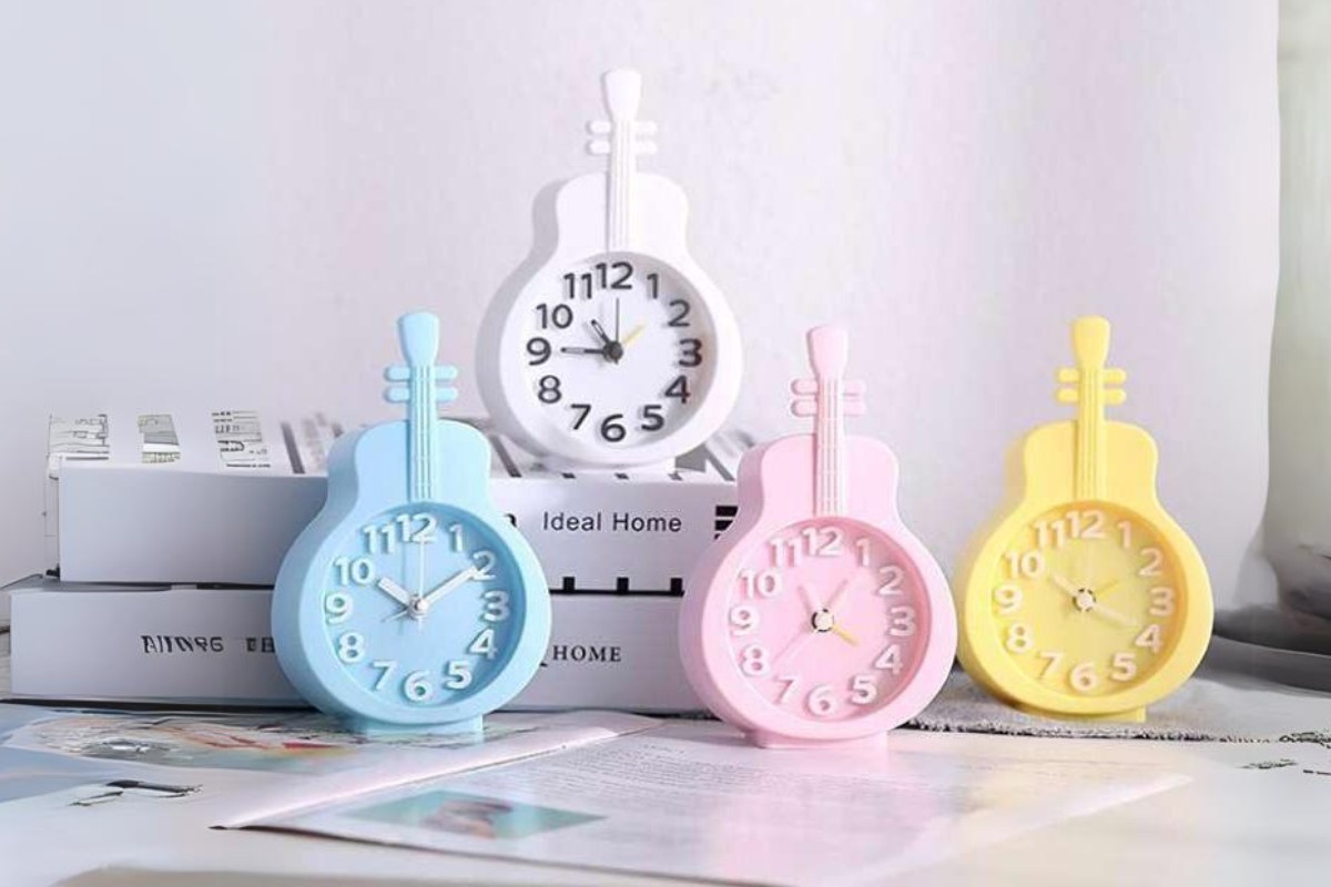 Đồng hồ để bàn đáng yêu
