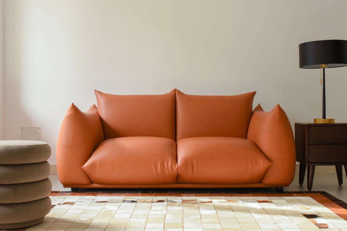 Ghế sofa đôi simili êm ái, thư giãn buổi trưa