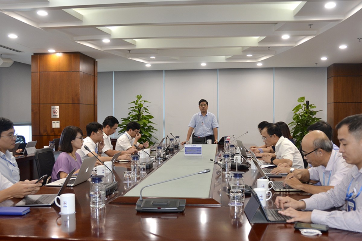 Họp đầu năm mới