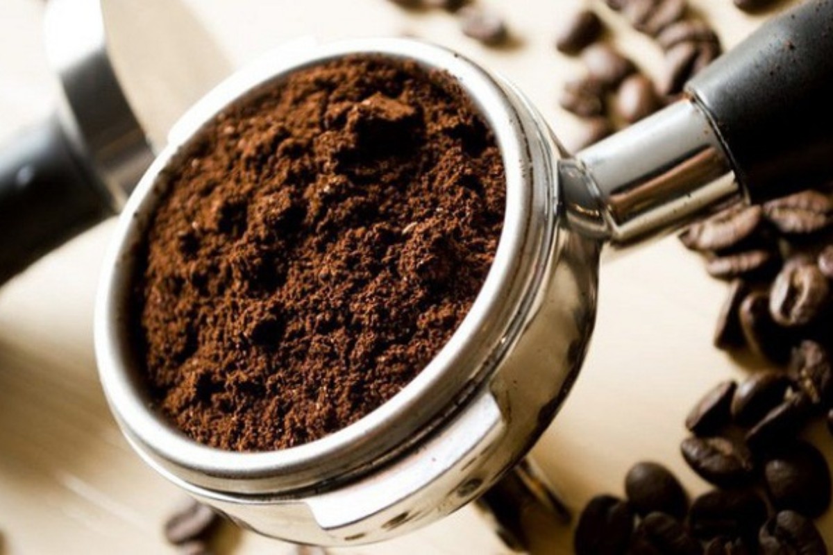 Khử mùi sơn đồ gỗ bằng bã cafe