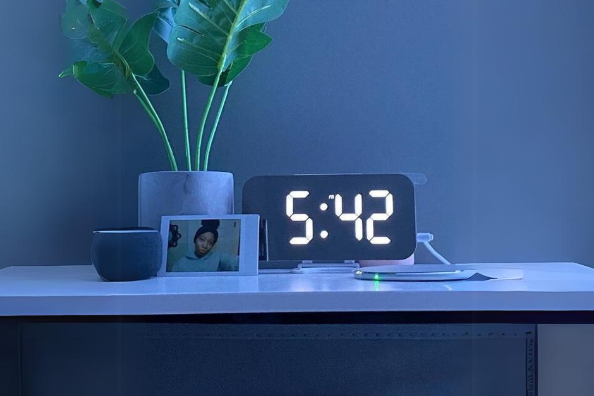 Mách bạn cách chọn đồng hồ để bàn làm việc phù hợp