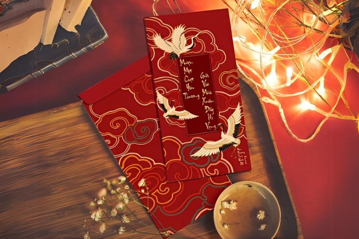 Mẫu lì xì tết in hình con hạc và mây trời