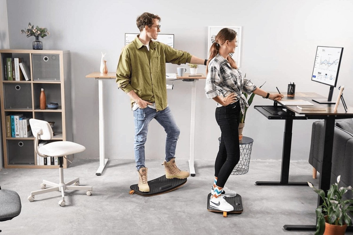 Một số giải pháp bảo vệ sức khỏe cho người phải đứng làm việc