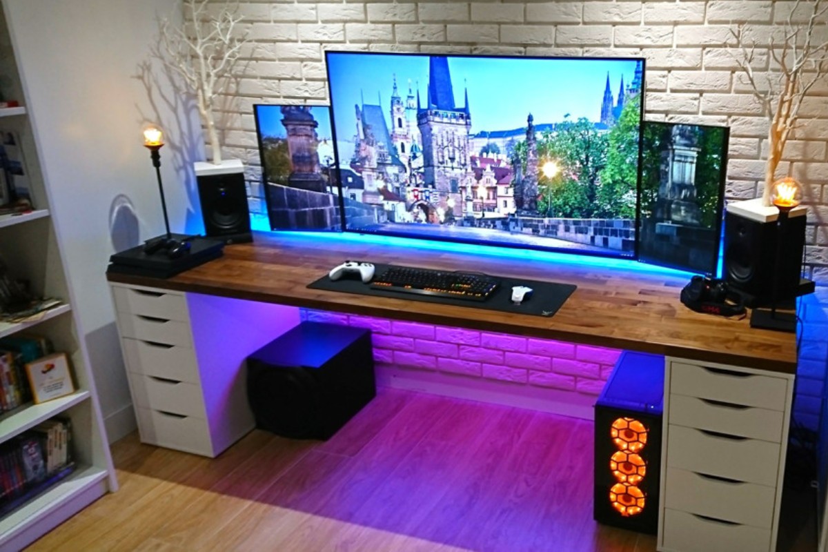 Bàn gaming RGB Trendy