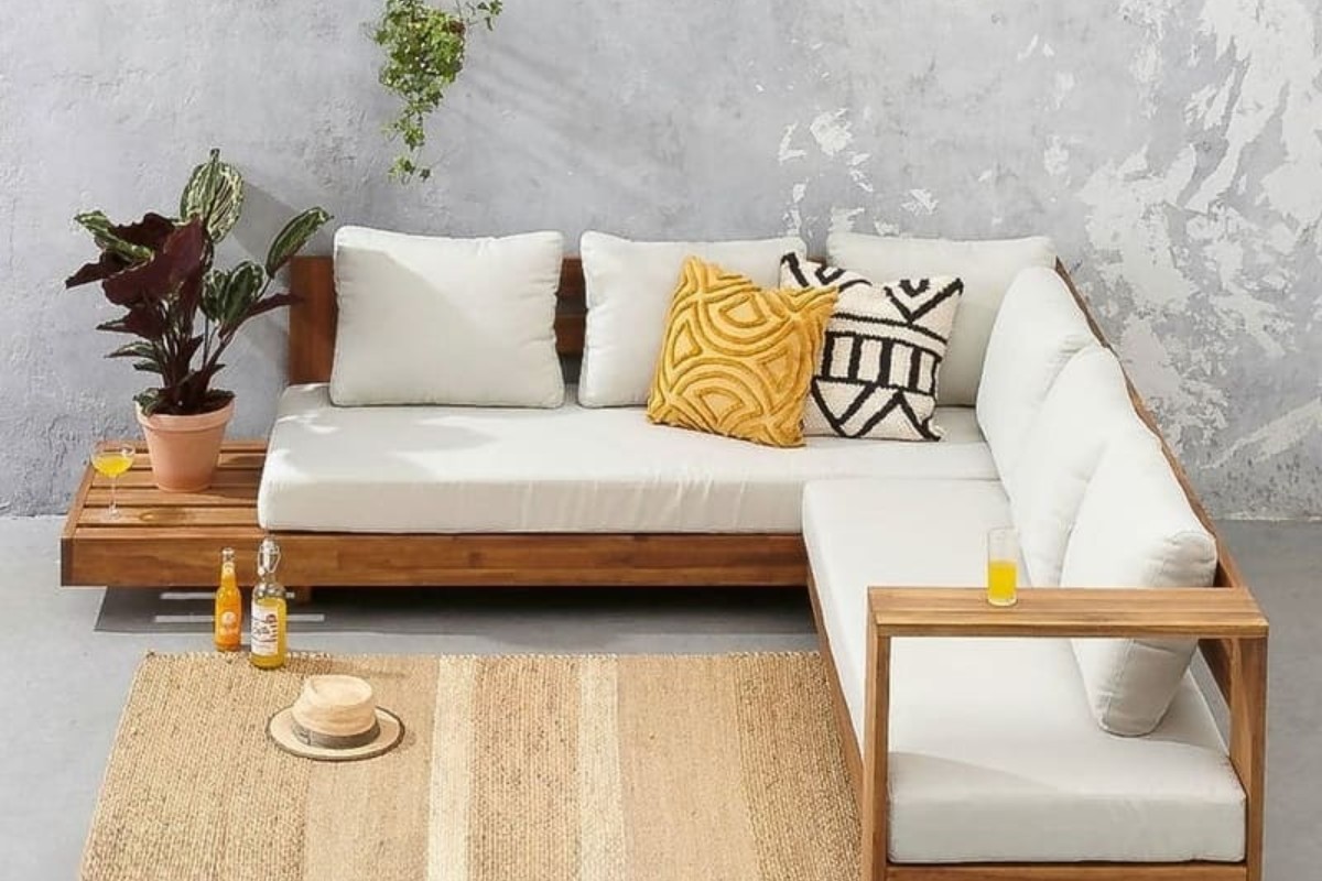 Sofa gỗ thông, phong cách mới mẻ, thoáng mát