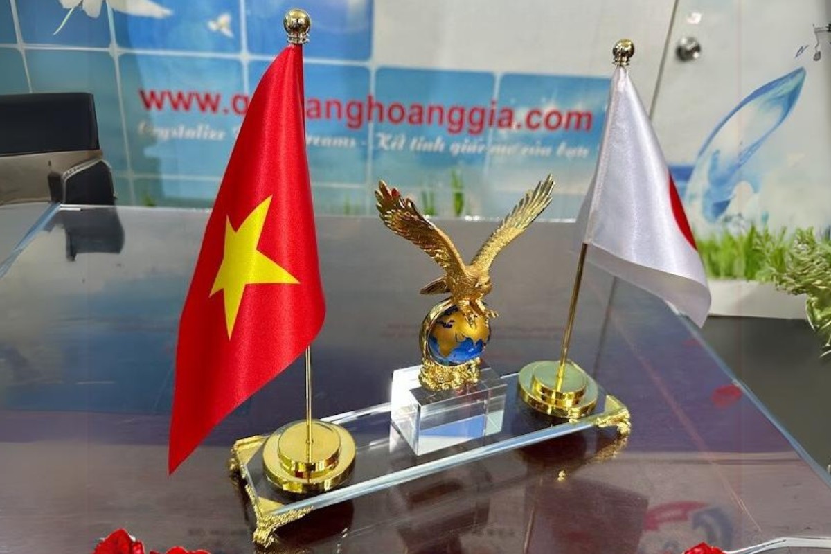 Ý nghĩa của việc sử dụng cờ để bàn làm việc
