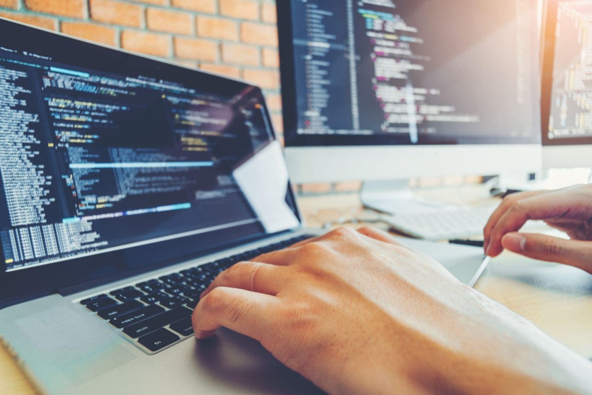 Bộ phận công nghệ thông tin là một bộ phận trong back office