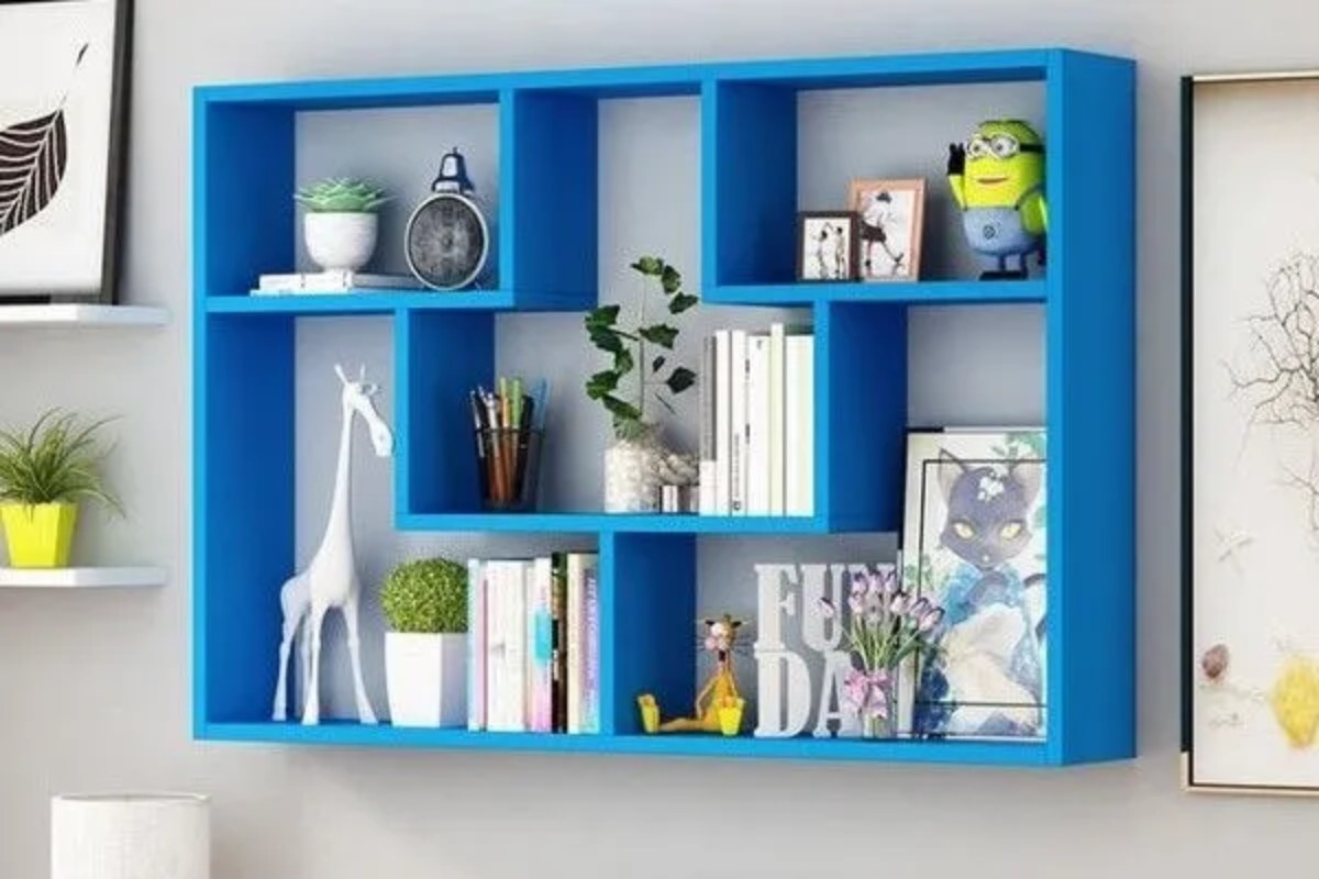 Kệ sách treo tường tự làm bằng nhựa