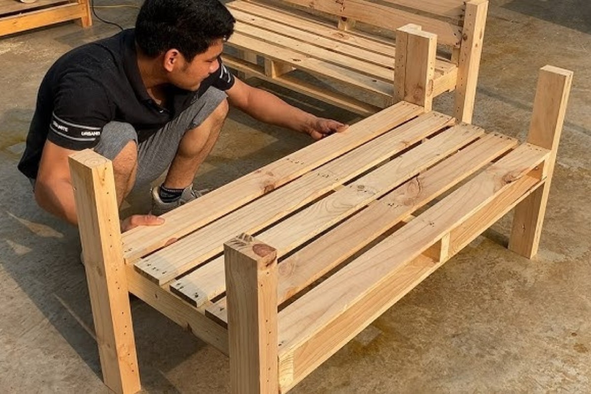 Láp ráp bàn ghế gỗ pallet