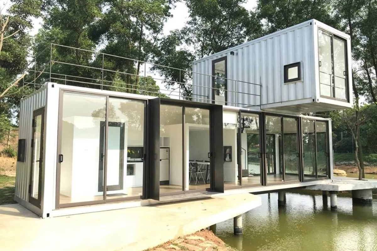 Thiết kế container văn phòng với cửa kính trong suốt