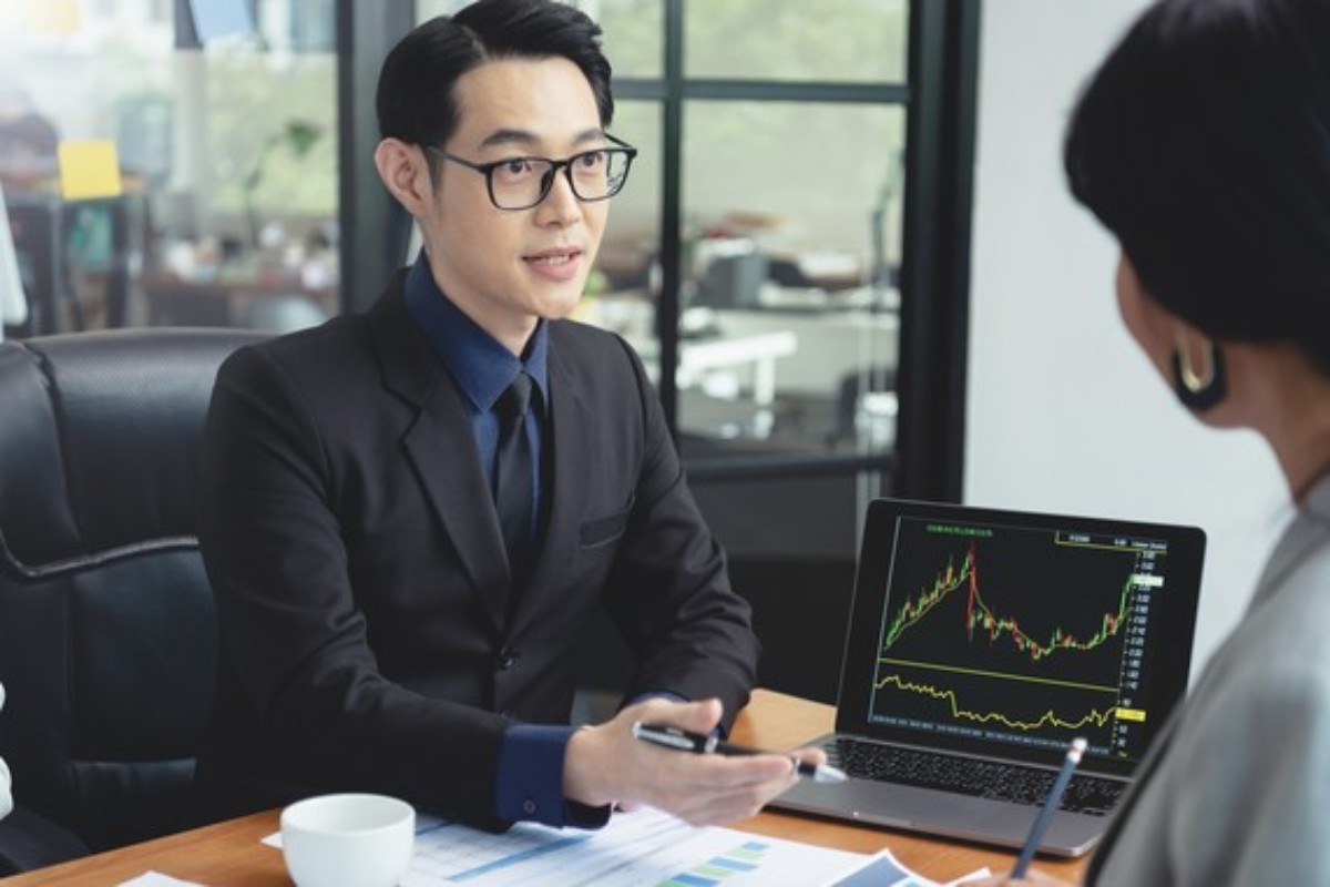 Đầu tư chứng khoán là nghề tay trái tiềm năng