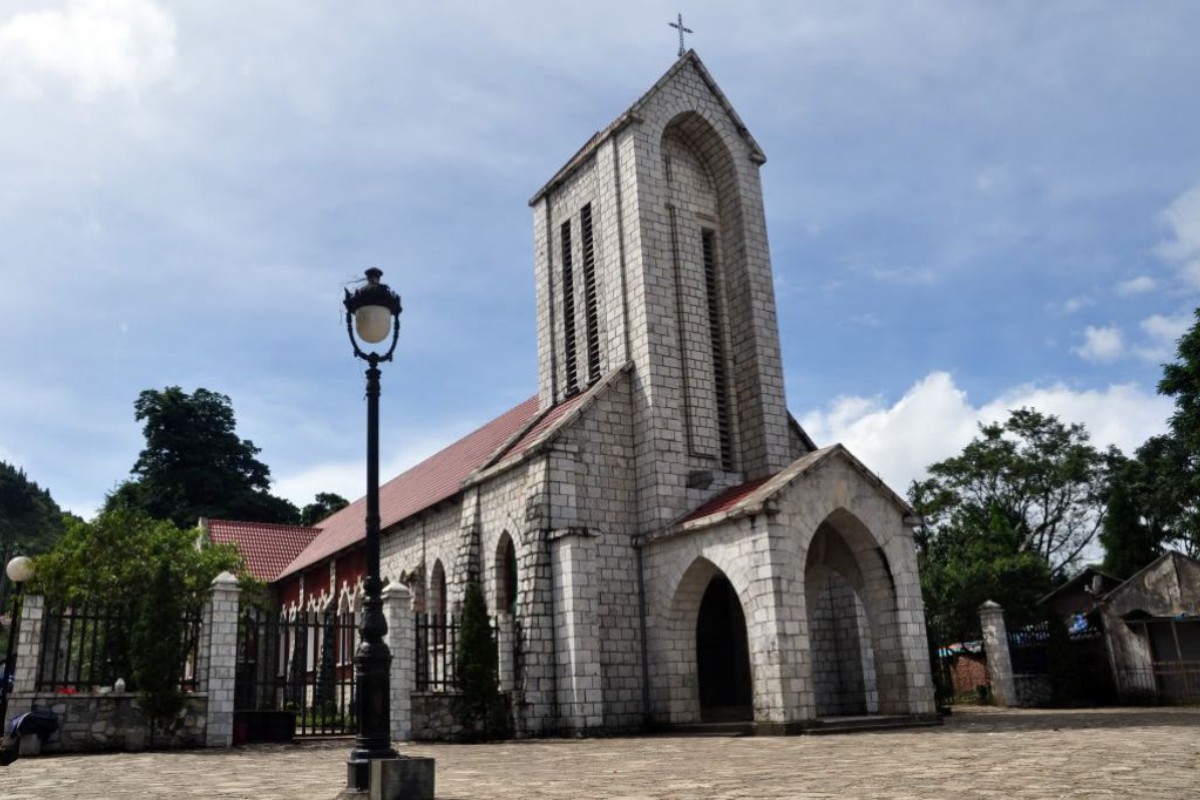 Nhà thờ đá Sapa có kiến trúc gothic