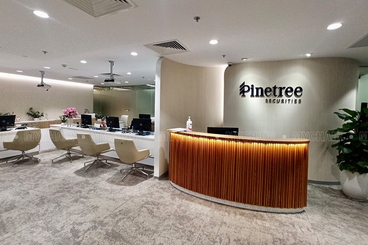 MyChair cung cấp bàn lễ tân cho Pinetree
