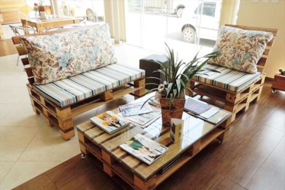 Bộ bàn ghế làm từ gỗ pallet đẹp