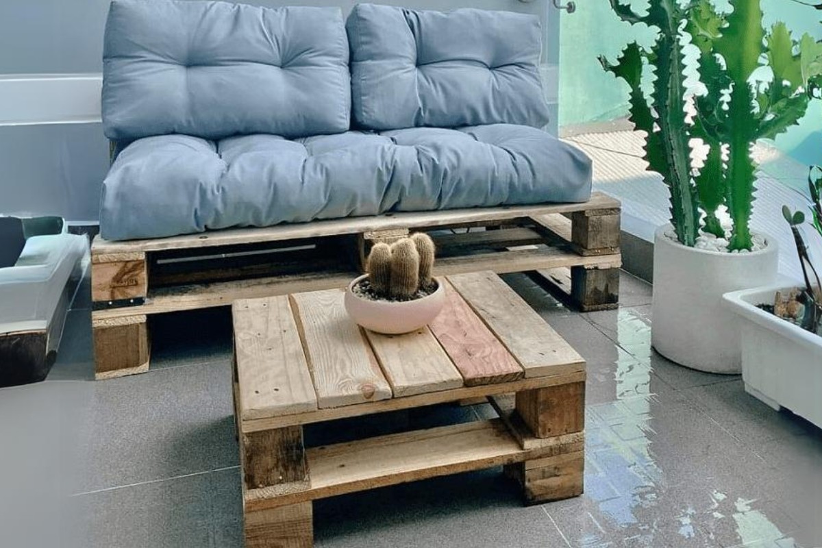 Bàn ghế gỗ pallet độc đáo