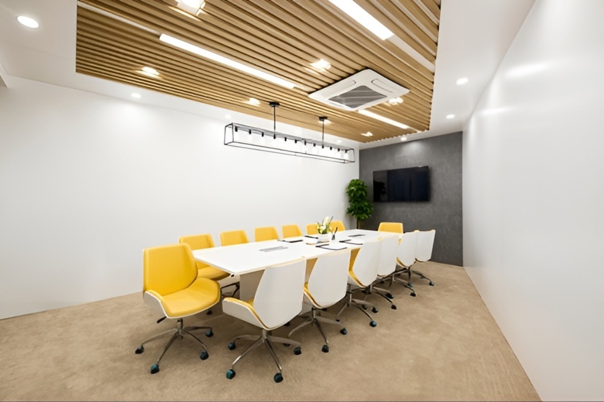 Thiết kế phòng họp trong văn phòng nhà ống