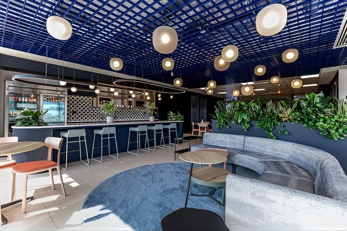Thiết kế quán cafe văn phòng tươi sáng