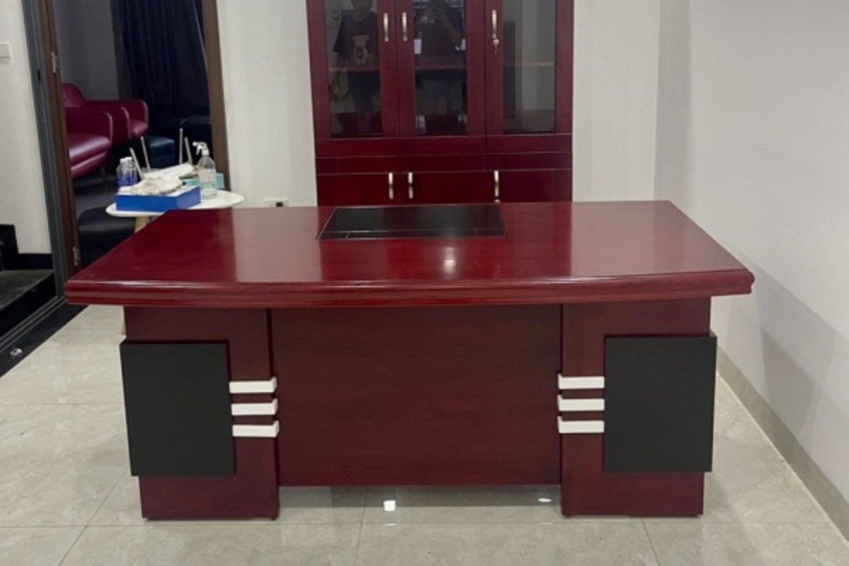 Nhiều doanh nghiệp băn khoăn có nên mua bàn làm việc cũ hay không