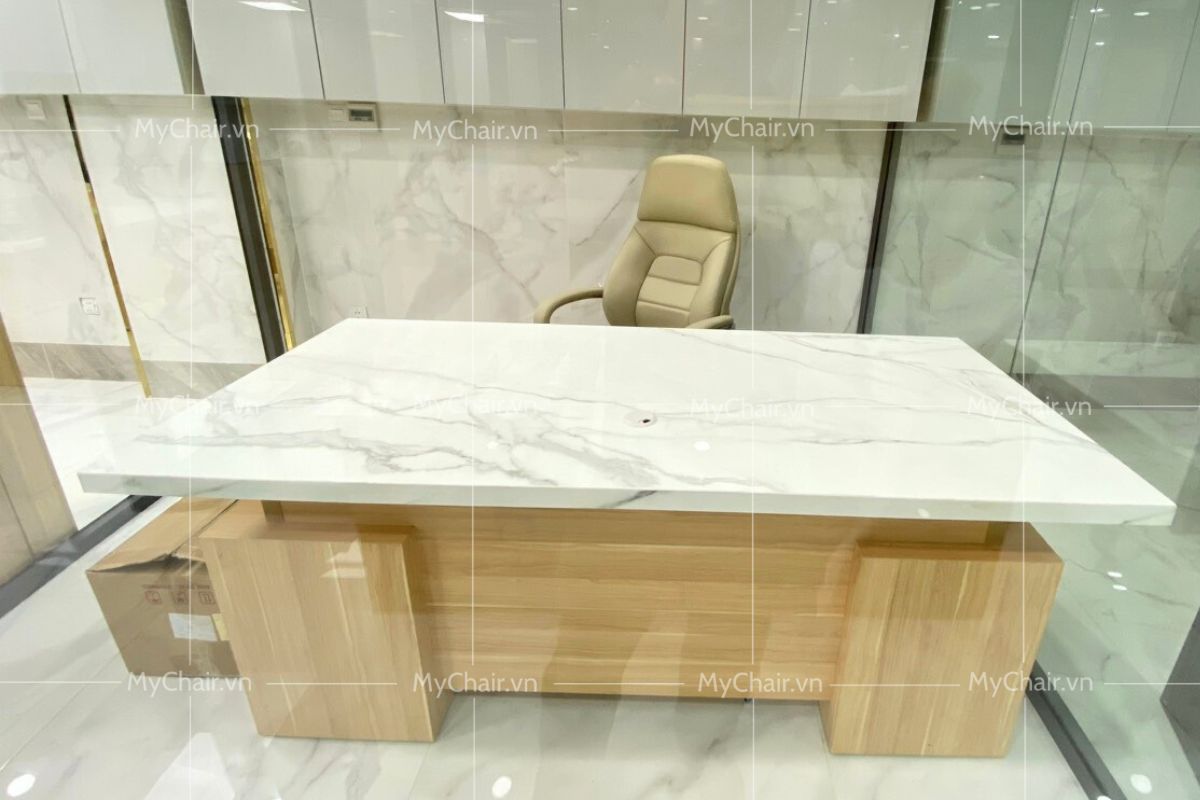 Nội thất phòng quản lý công ty Thanh Tuấn SG