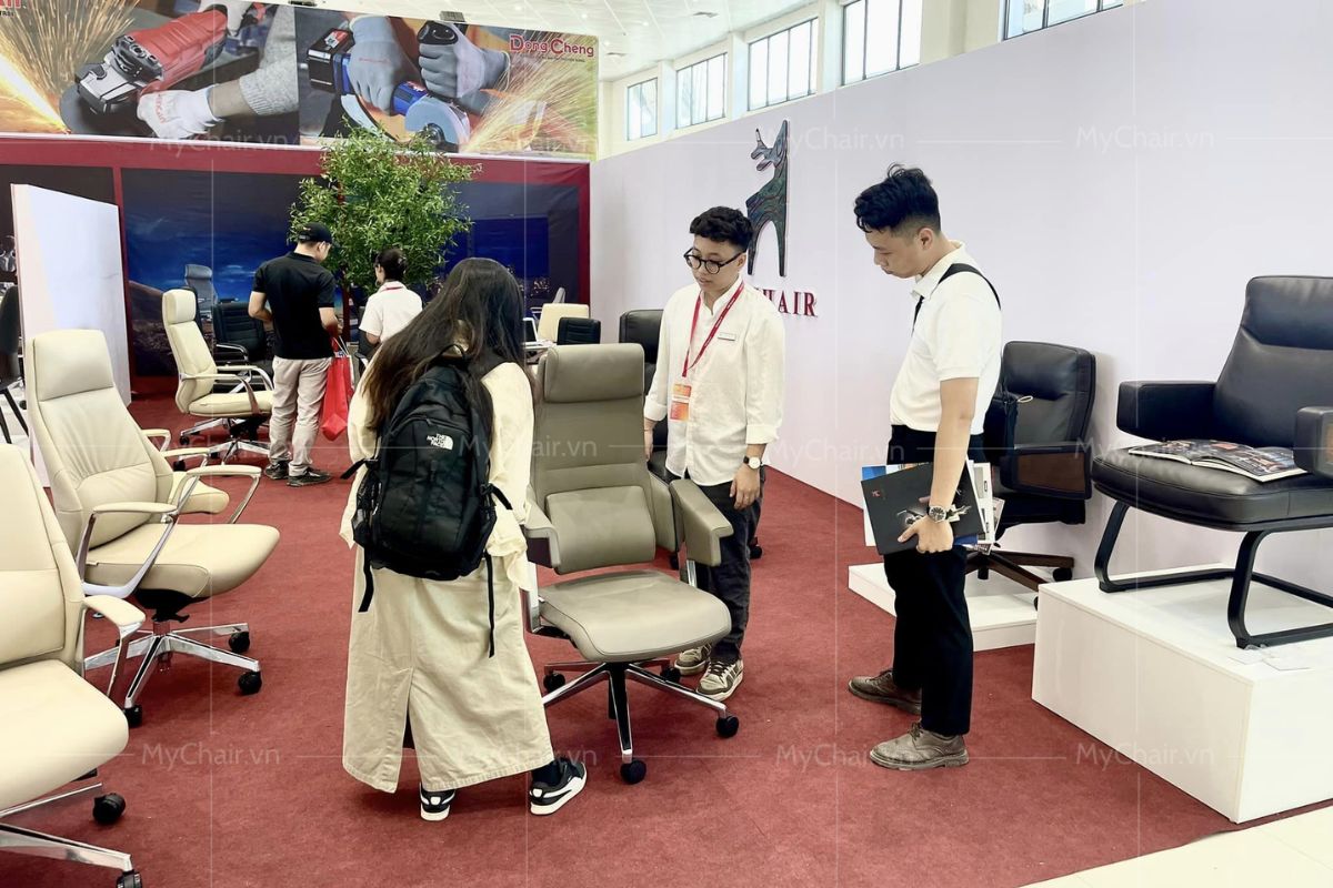 Chia sẻ của khách hàng khi thăm quan gian hàng MyChair