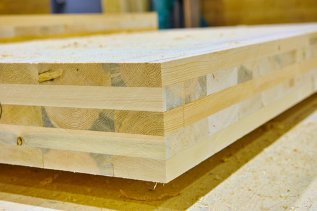 Chất lượng keo dán có ảnh hưởng đến tình trạng cong vênh của bàn gỗ công nghiệp