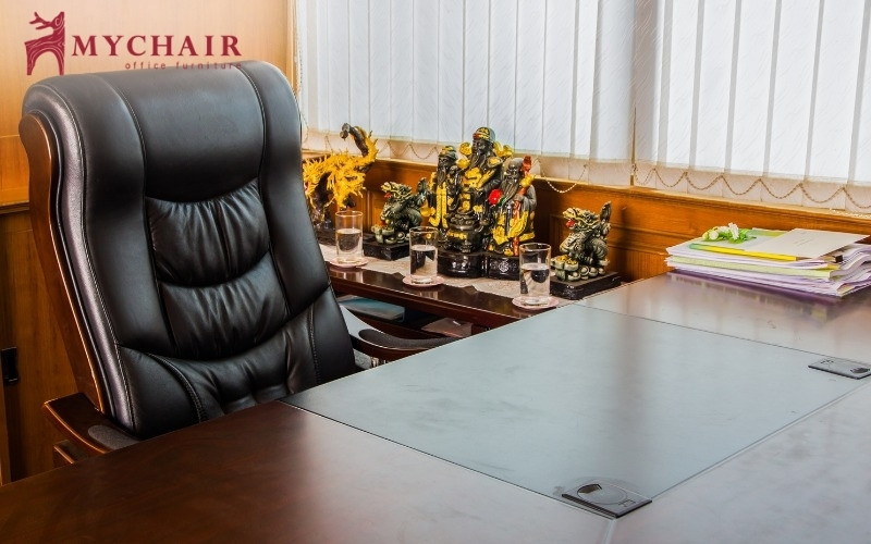 Kích thước ghế khá lớn tương thích với chức vụ