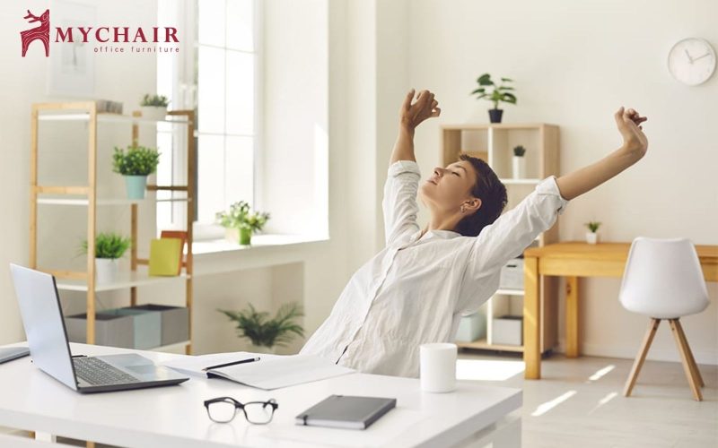 Thực hiện hít thở sâu và đều sau mỗi 30 – 60 phút làm việc Thực hiện hít thở sâu và đều sau mỗi 30 – 60 phút làm việc