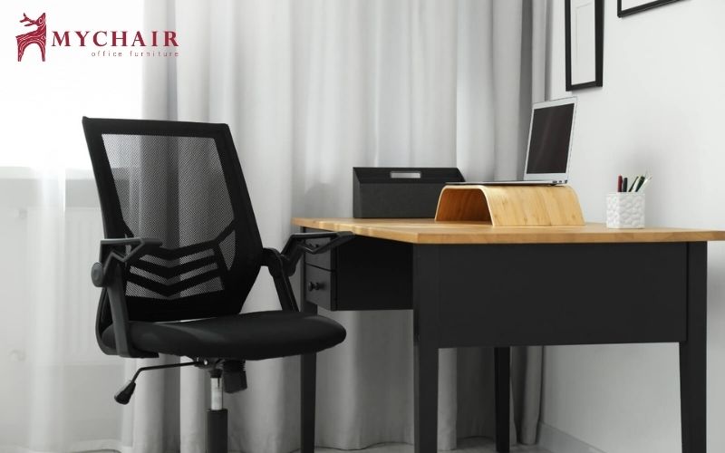 Bạn nên sử dụng đúng cách và vệ sinh thường xuyên để tăng tuổi thọ cho ghế Kinh nghiệm sử dụng ghế công thái học lưới hạn chế chùng, nhão