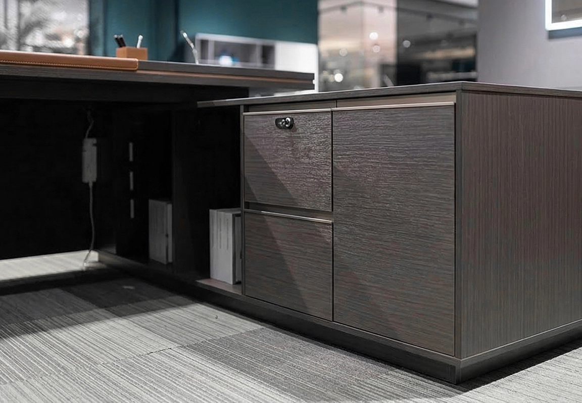 B&agrave;n gi&aacute;m đốc NBLD09